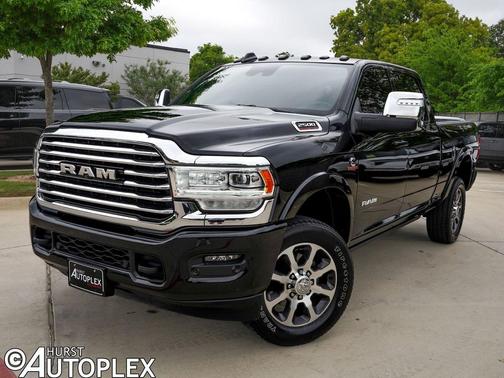 Diamond Black Crystal Pearlcoat 2024 RAM 2500 Longhorn