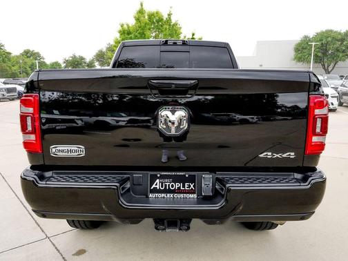 Diamond Black Crystal Pearlcoat 2024 RAM 2500 Longhorn