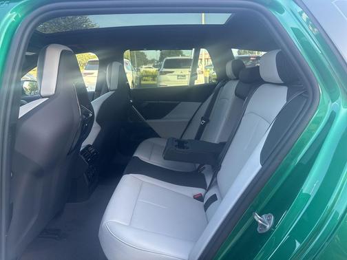 Isle of Man Green Metallic 2025 BMW M5 Base