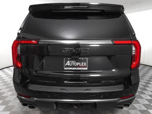 Onyx Black 2025 GMC Yukon 4WD AT4