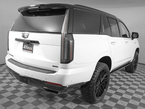 Vibrant White Tricoat 2026 Cadillac Escalade Sport Platinum