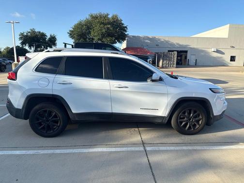 Bright White Clearcoat 2014 Jeep Cherokee Latitude