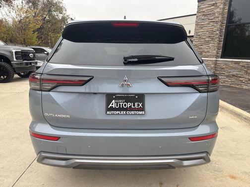 Moonstone Gray Metallic 2026 Mitsubishi Outlander SEL 1.5T 2WD