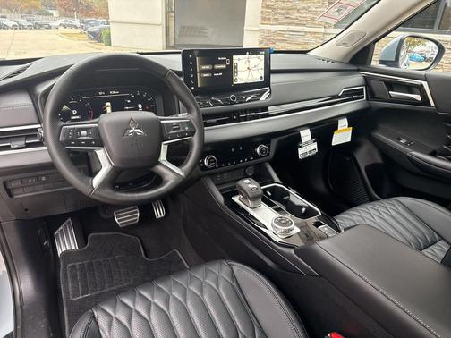 Moonstone Gray Metallic 2026 Mitsubishi Outlander SEL 1.5T 2WD