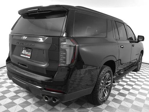 Black 2025 Chevrolet Suburban 4WD Z71