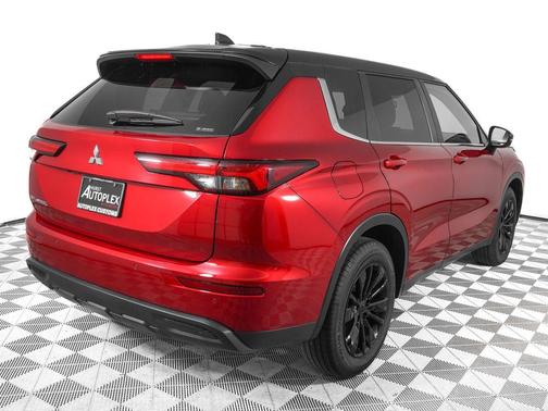 Red Diamond 2022 Mitsubishi Outlander ES S-AWC