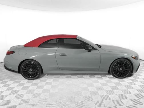MANUFAKTUR Alpine Grey Metallic 2024 Mercedes-Benz CLE 300 4MATIC Cabriolet