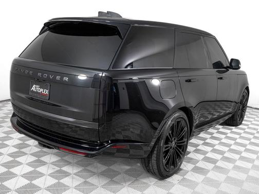 Santorini Black Metallic 2025 Land Rover Range Rover P530 SE