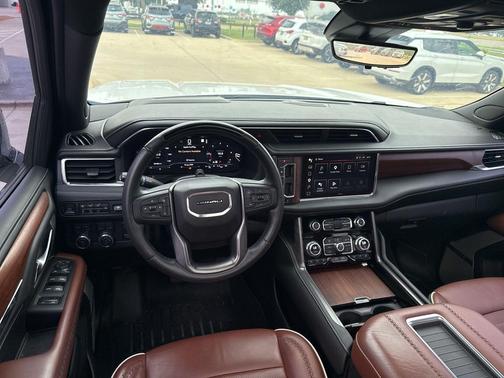 White Frost Tricoat 2023 GMC Yukon Denali Ultimate