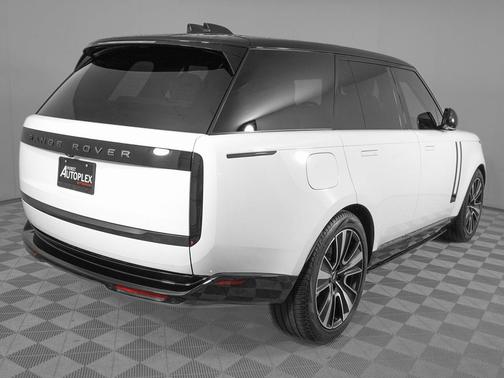 Fuji White 2025 Land Rover Range Rover P530 SE