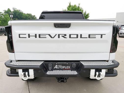 Summit White 2023 Chevrolet Silverado 1500 Custom