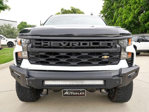 Summit White 2023 Chevrolet Silverado 1500 Custom