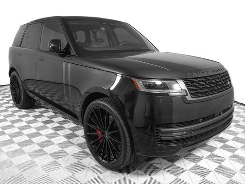 Santorini Black Metallic 2025 Land Rover Range Rover SE