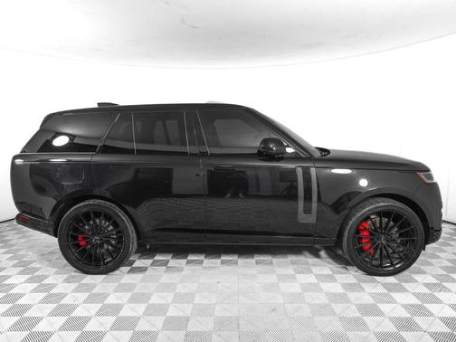 Santorini Black Metallic 2025 Land Rover Range Rover SE