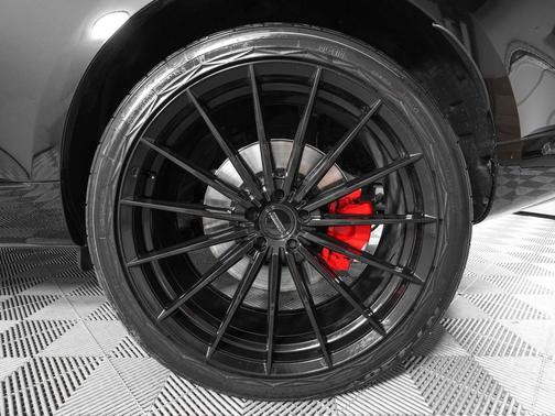 Santorini Black Metallic 2025 Land Rover Range Rover SE