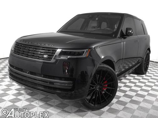 Santorini Black Metallic 2025 Land Rover Range Rover SE
