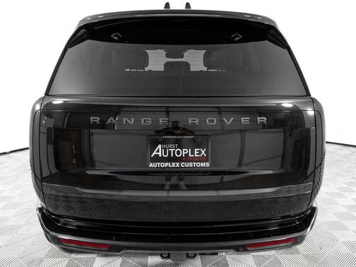 Santorini Black Metallic 2025 Land Rover Range Rover SE