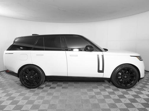 Fuji White 2023 Land Rover Range Rover P400 SE
