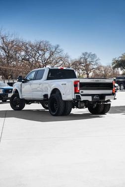 Avalanche 2026 Ford F-450 Platinum