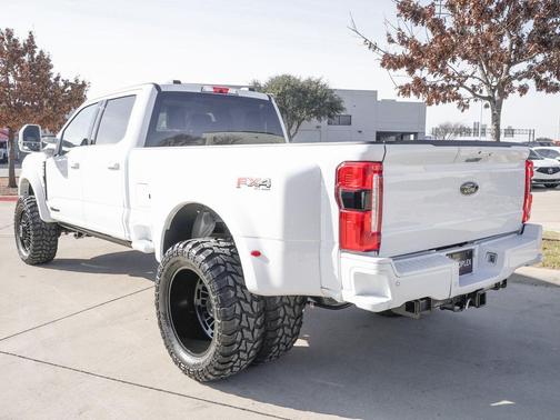 Oxford White 2026 Ford F-450 Lariat