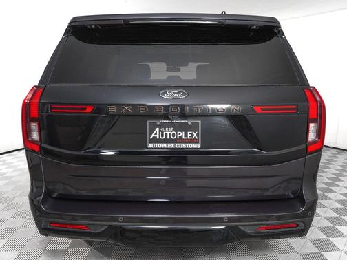 Dark Matter Gray Metallic 2025 Ford Expedition Tremor