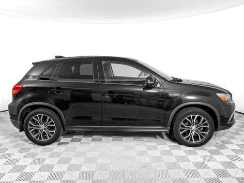 Labrador Black Metallic 2019 Mitsubishi Outlander Sport 2.0 ES