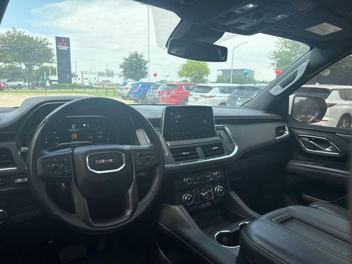 Summit White 2023 GMC Yukon 4WD AT4