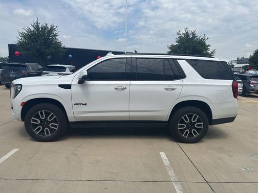 Summit White 2023 GMC Yukon 4WD AT4