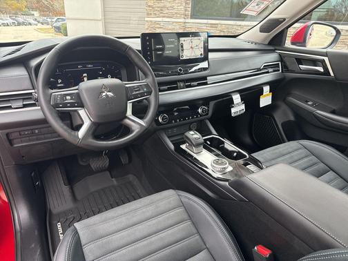 Red Diamond 2026 Mitsubishi Outlander SE