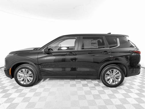 Black Diamond 2026 Mitsubishi Outlander ES S-AWC