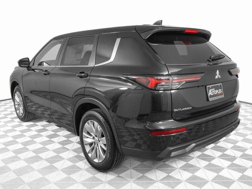 Black Diamond 2026 Mitsubishi Outlander ES S-AWC