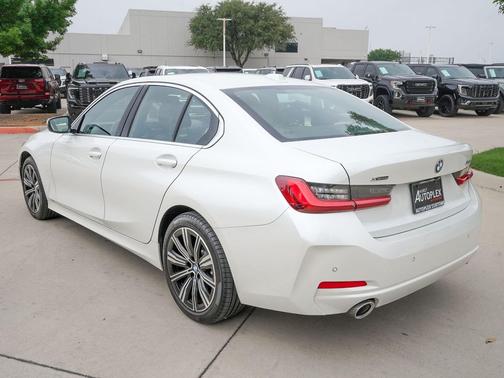 Mineral White Metallic 2025 BMW 330 xDrive