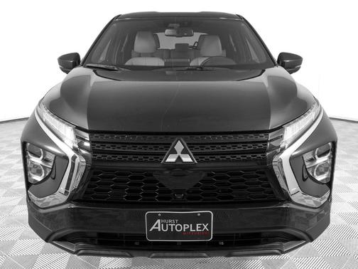 Labrador Black Pearl 2023 Mitsubishi Eclipse Cross SEL
