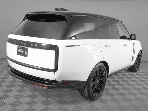Fuji White 2025 Land Rover Range Rover P530 SE