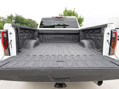 Summit White 2025 GMC Sierra 2500 AT4