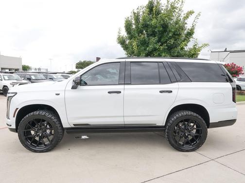 Vibrant White Tricoat 2026 Cadillac Escalade Sport Platinum