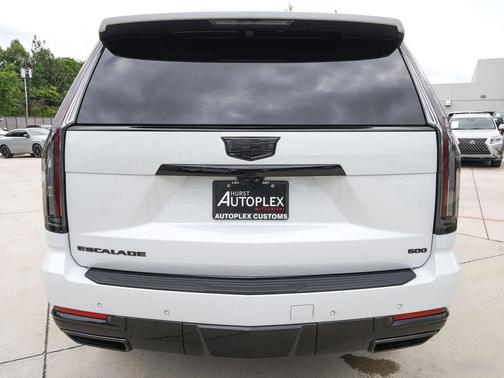 Vibrant White Tricoat 2026 Cadillac Escalade Sport Platinum