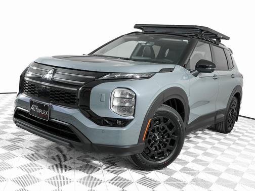 Moonstone Gray Metallic W/ Black Roof 2026 Mitsubishi Outlander Trail Edition S-AWC
