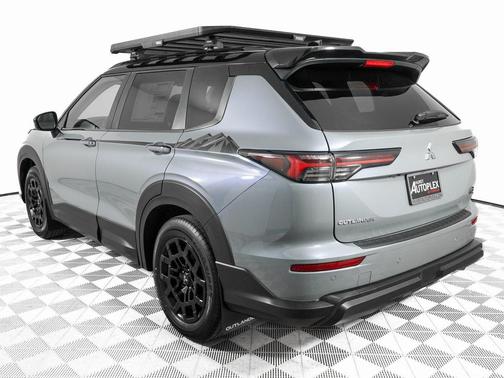 Moonstone Gray Metallic W/ Black Roof 2026 Mitsubishi Outlander Trail Edition S-AWC