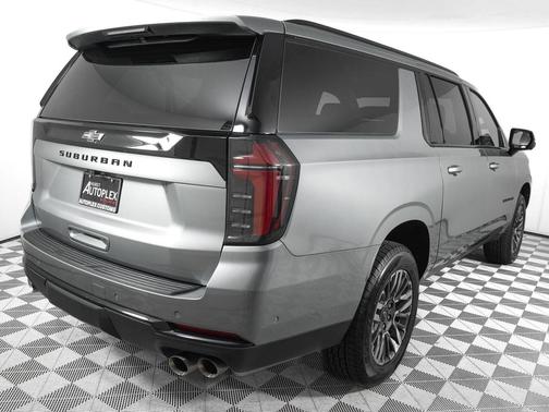 Sterling Gray Metallic 2025 Chevrolet Suburban 4WD Z71
