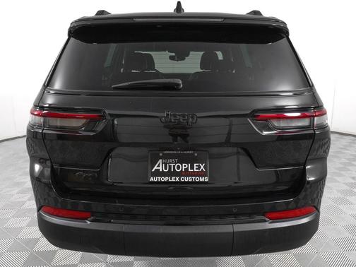 Diamond Black Crystal Pearlcoat 2023 Jeep Grand Cherokee L Altitude