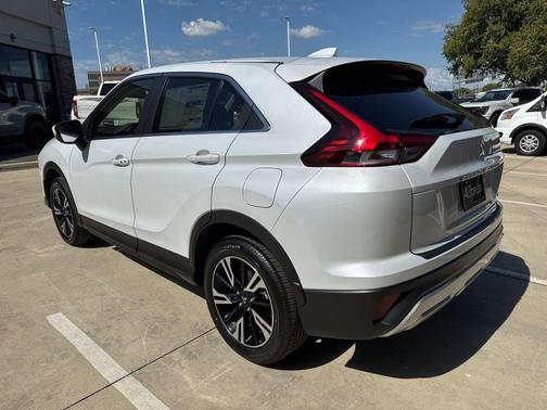 White Diamond 2026 Mitsubishi Eclipse Cross SE