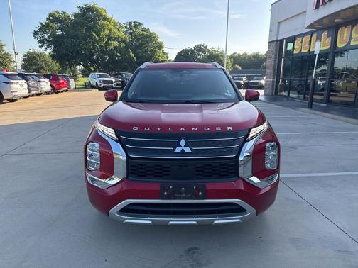 Red Diamond 2022 Mitsubishi Outlander SEL