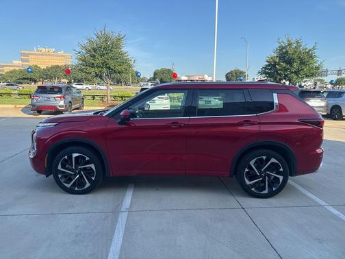 Red Diamond 2022 Mitsubishi Outlander SEL