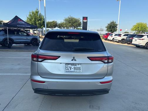 Silver Alloy 2023 Mitsubishi Outlander ES S-AWC