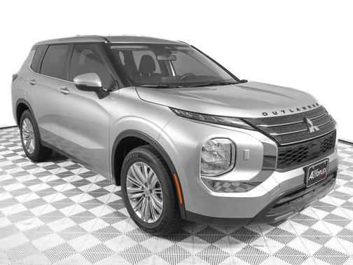 Silver Alloy 2023 Mitsubishi Outlander ES S-AWC