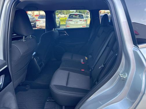 Silver Alloy 2023 Mitsubishi Outlander ES S-AWC