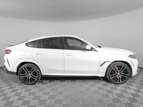 Mineral White Metallic 2025 BMW X6 xDrive40i