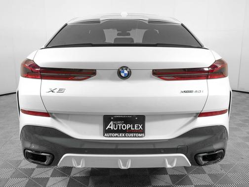 Mineral White Metallic 2025 BMW X6 xDrive40i