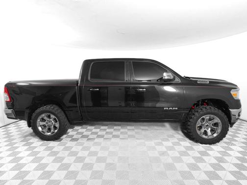 Diamond Black Crystal Pearlcoat 2019 RAM 1500 Big Horn